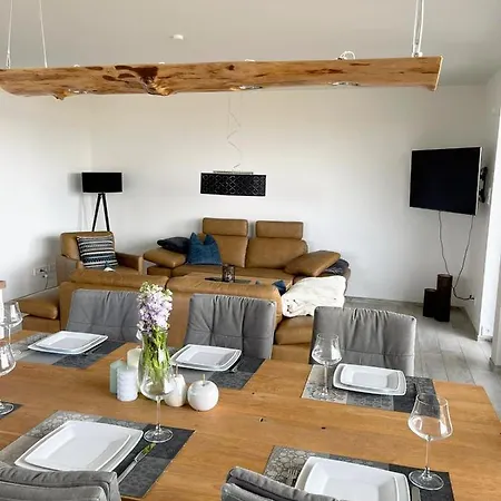 Exklusives Apartment mit Blick auf den See Grossraeschen Exterior foto